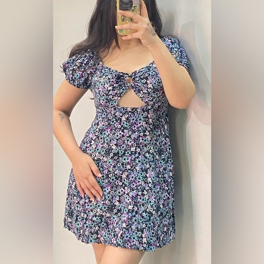 SO - Women's Summer Dress/ This dress is perfect for the summer. Very flowy